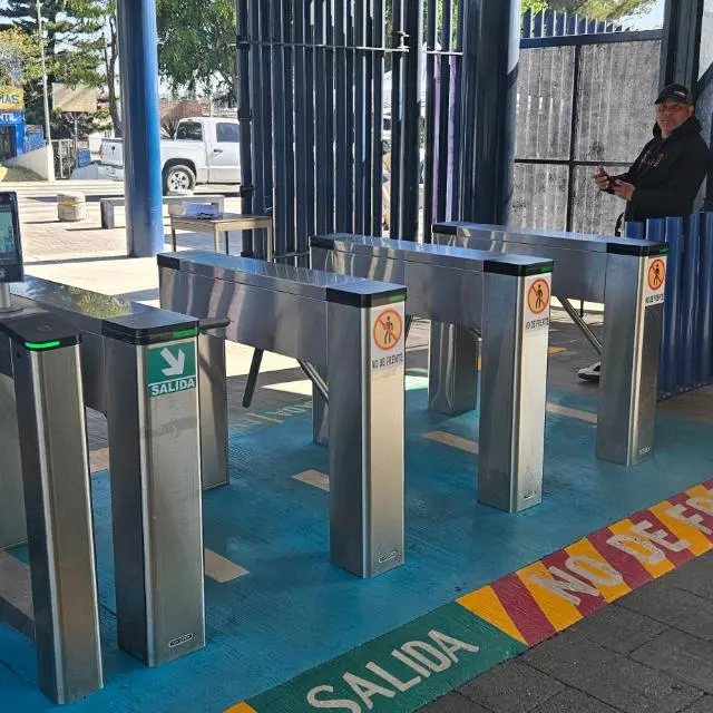 Accesos a CU, reemplazamos central de monitoreo, y rehabilitación de accesos. Tecnología para controlar y proteger tu empresa.