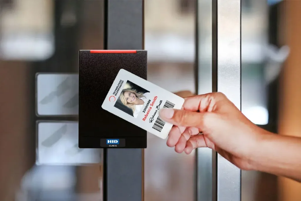 Control de accesos con credencial